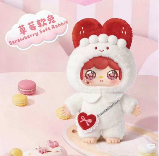 Sweet Cloud Hug Mini 400%- Warm And Fluffy Sweet Realm Series Blind Box